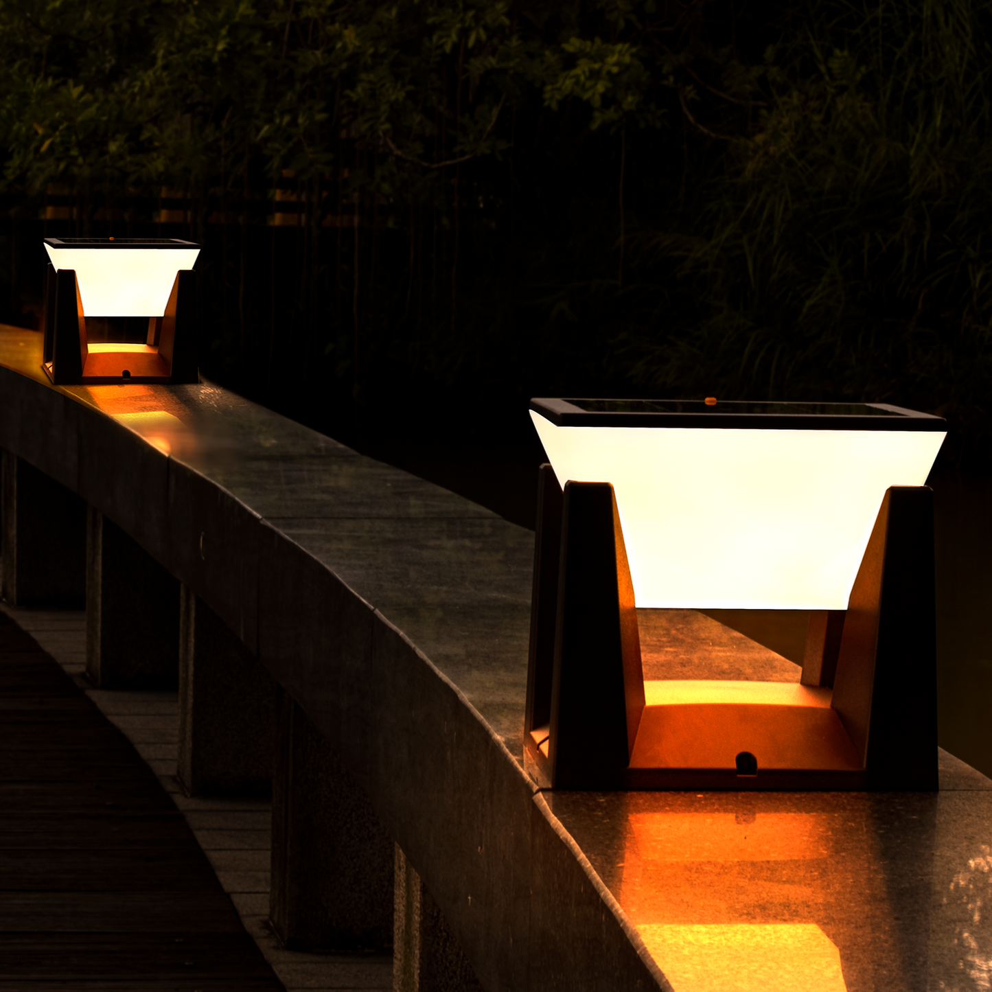 Eco Friendly Solar Garden Lamp - Halri