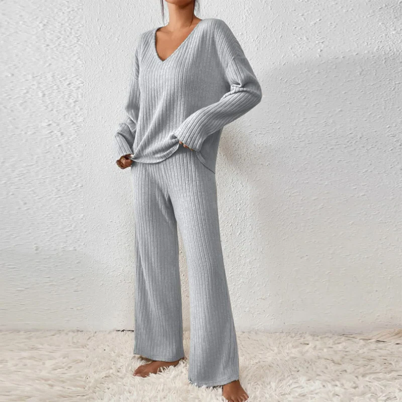 Warm Ladies 2-Piece Winter Outfit