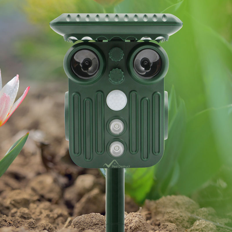 Outdoor Solar Deer Deterrent | Waterproof and Adjustable