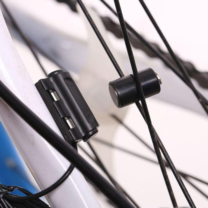 Compact GPS Cycling Speed Computer
