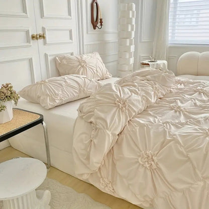 Beautiful Floral Bedding Quilt Set with Pillows