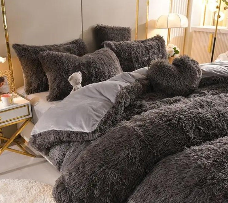 Soft Premium Duvet Cover with Zipper and Tie Downs