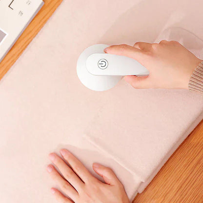 Compact Rechargeable Lint Roller Fabric Trimmer