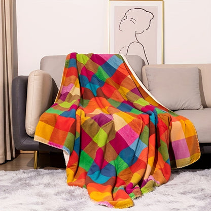Plush Fleece Blanket with Vibrant Plaid Pattern - Cozy Throw Blanket - Halri