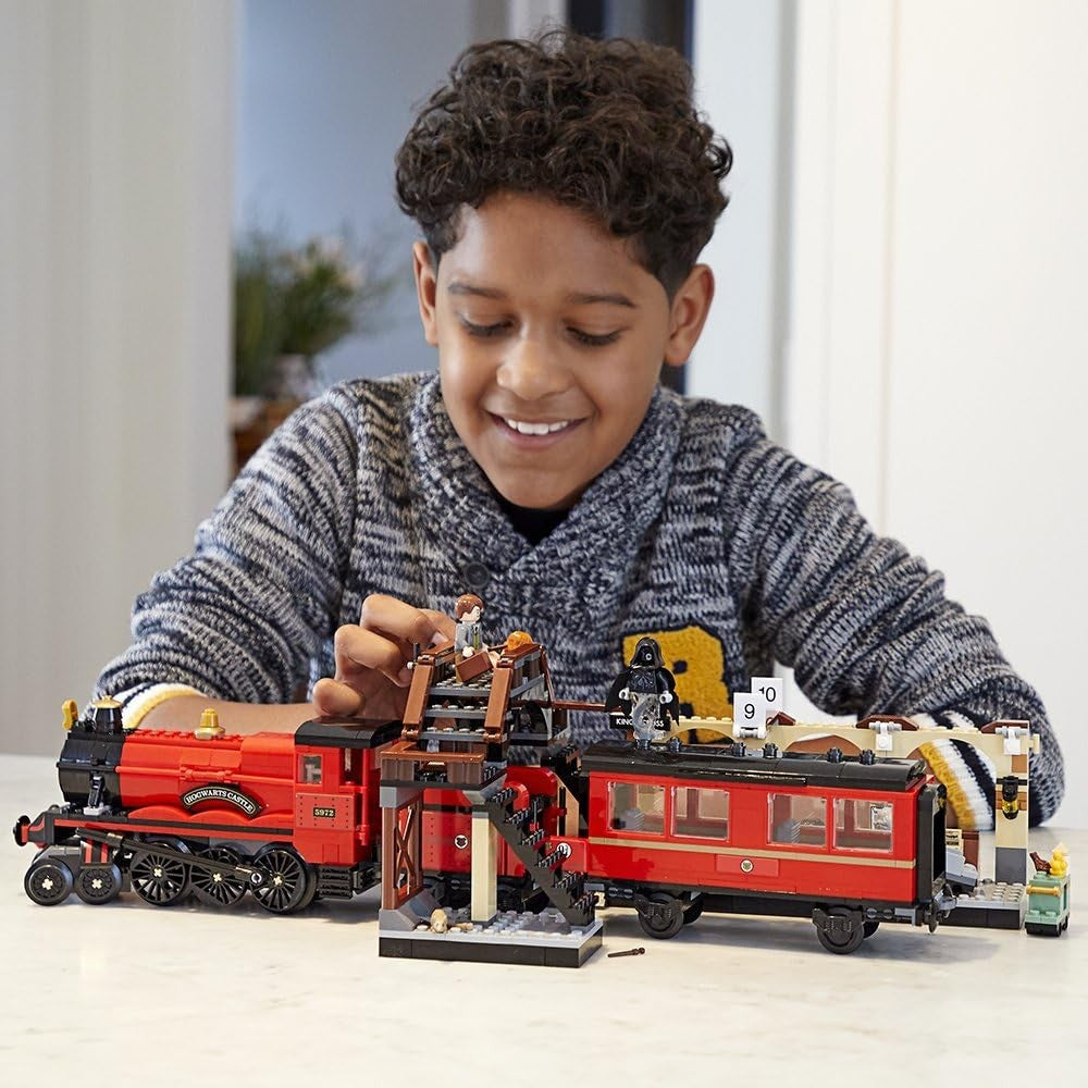LEGO Harry Potter Ultimate Train Building Kit - Halri