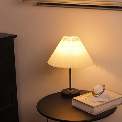 Dimmable Fabric Table Lamp with Iron Base – Elegant Bedside Lamp for Home and Office, Versatile Lighting for Tables and Desks 3