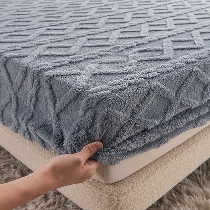 Flannel Velvet Extra Deep Fitted Sheet with 27 cm Pockets – Soft, Breathable, and Durable for All Seasons 3