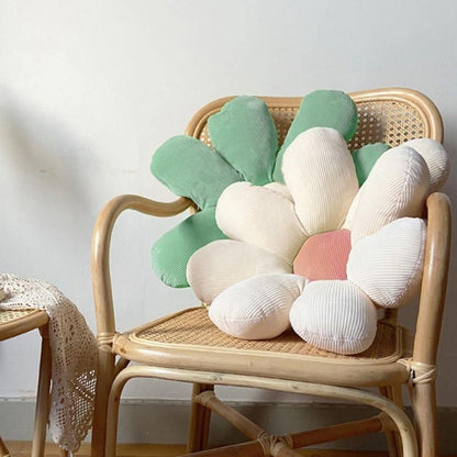 Flower-Shaped Decorative Cushion – Ultra-Soft Accent Pillow for Couch, Cozy Plush Throw Pillow for Home Decor 3