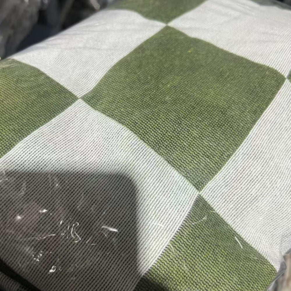 Big Plaid Outdoor Blanket – Cozy Microfiber Picnic Throw