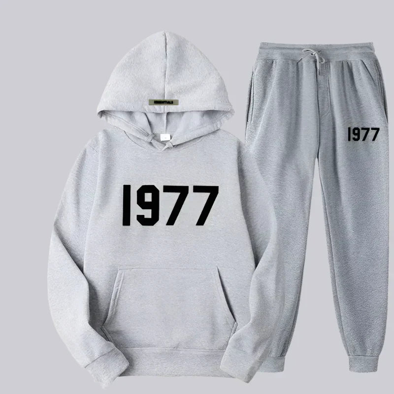 Relaxed Fit Retro Classic Women's Tracksuit - Halri