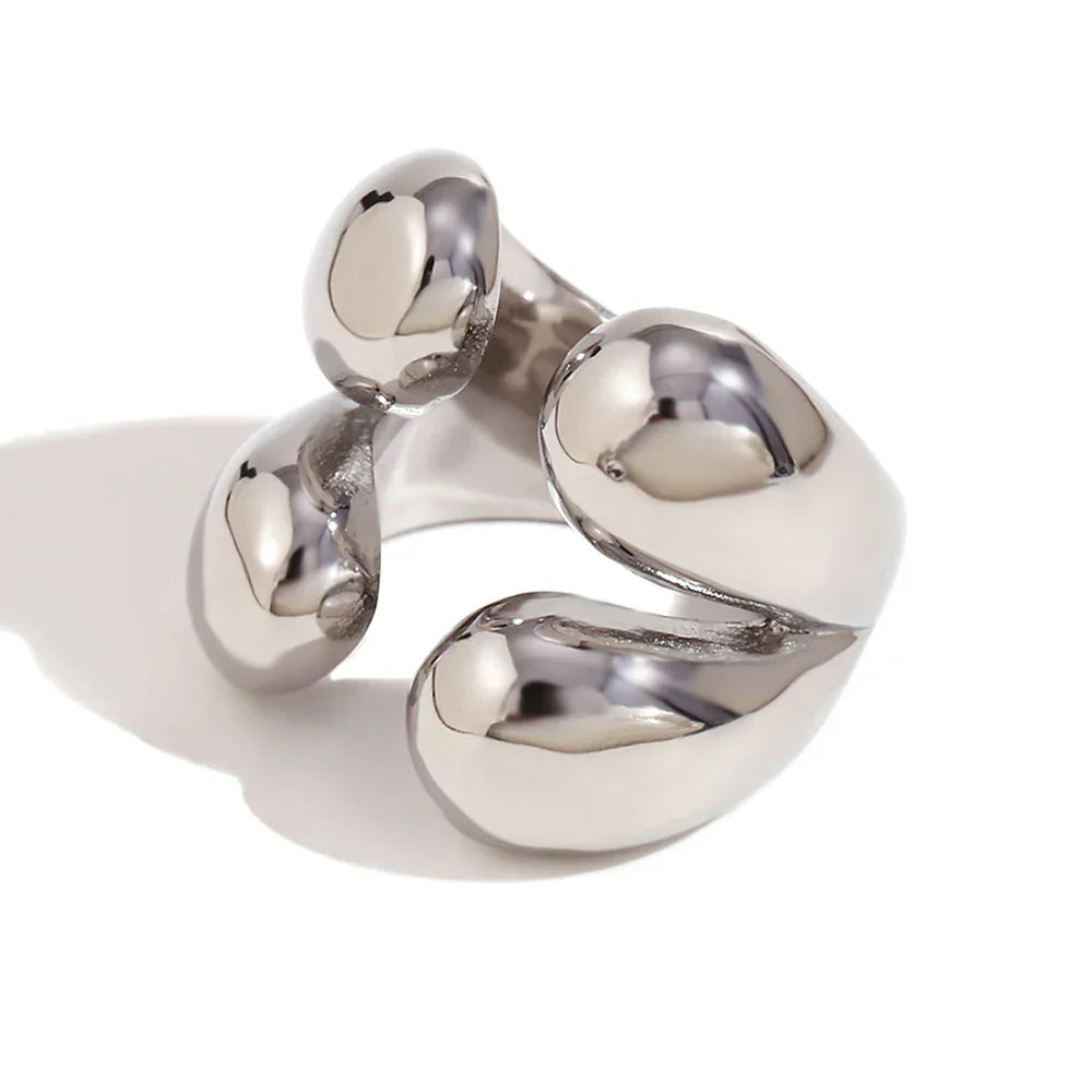 Luxurious 18k Gold Drop Statement Ring