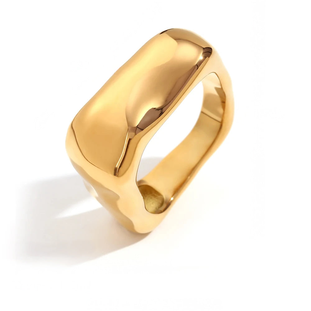Luxury 18k Gold Patterned Square Ring