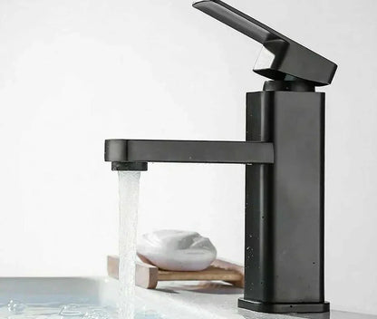 Halri | Premium Basin Faucet - with Modern Water Stream - Halri
