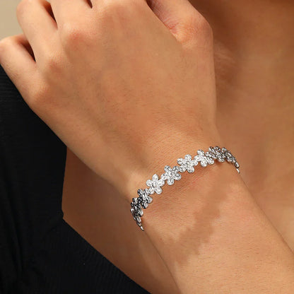 Stylish Patterned Flower Cuff Bangle