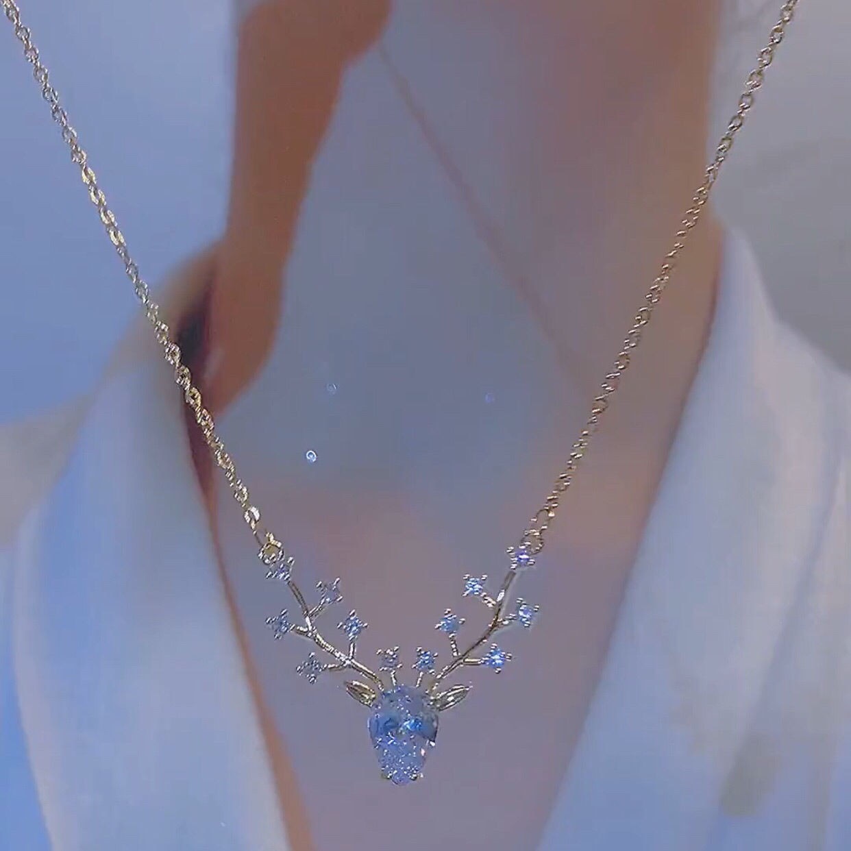 Beautiful Deer Pendant Necklace - Halri