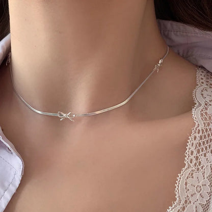 Delicate Bow Pattern Necklace and Bracelet Set - Halri