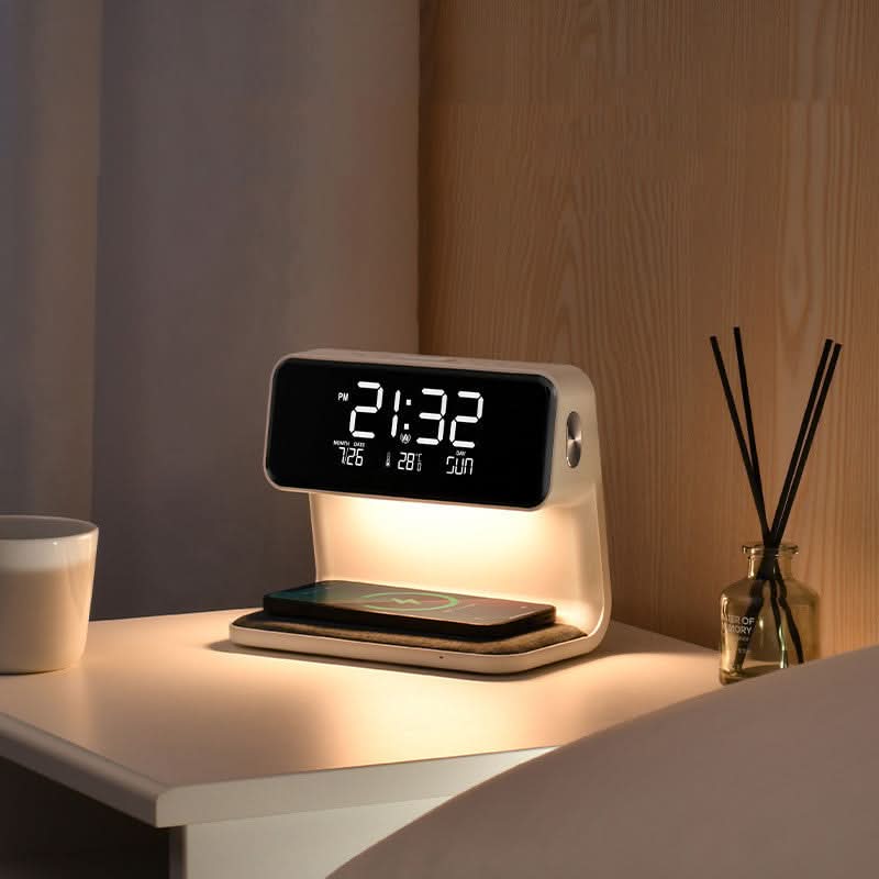 Simple Digital Alarm Clock with Dimmable Display - Halri