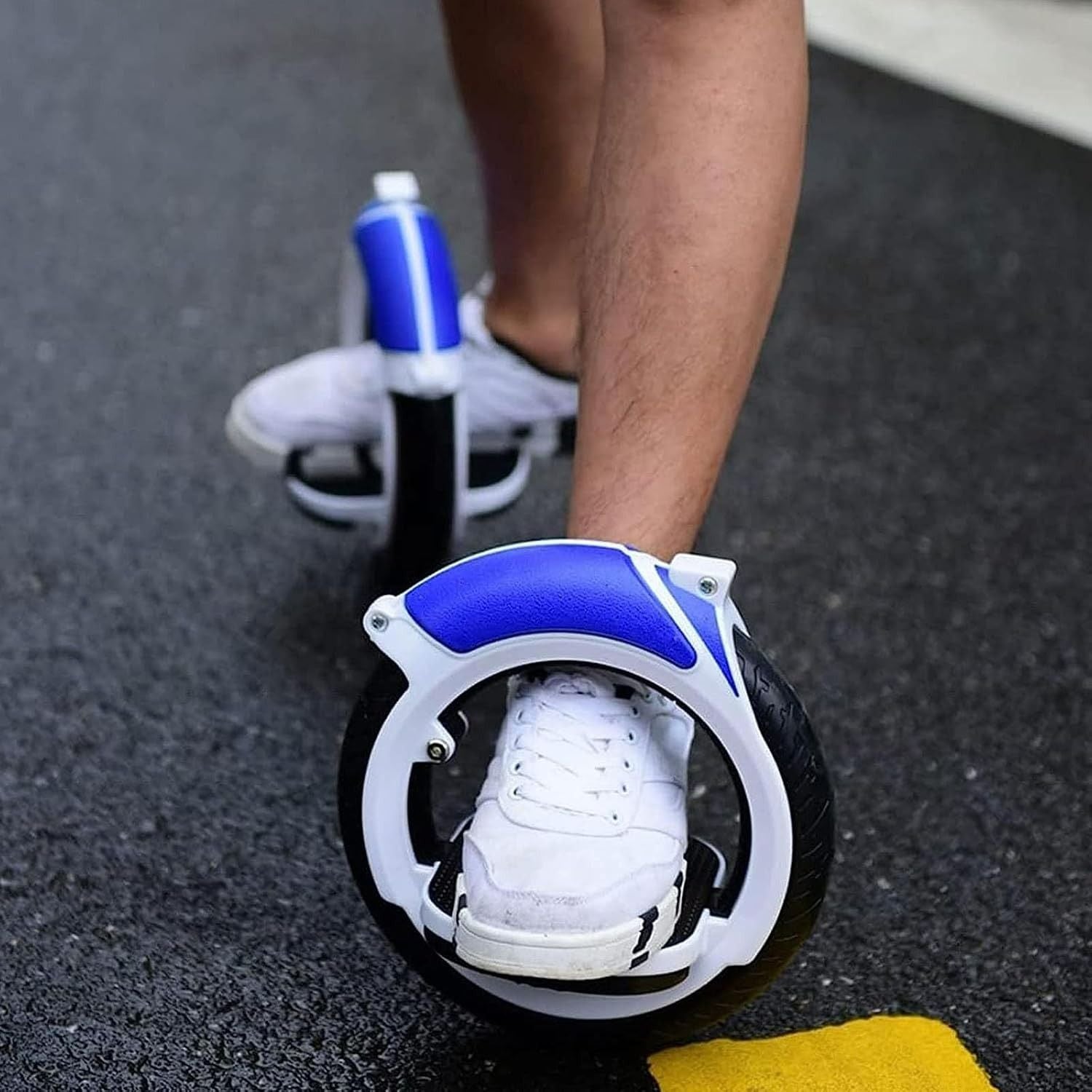 Sports Double Wheel Foot Pedal Skateboard – Non-Electric PU Wheel Roller Skates for Adults, Creative Scooter Gift for Christmas and Halloween