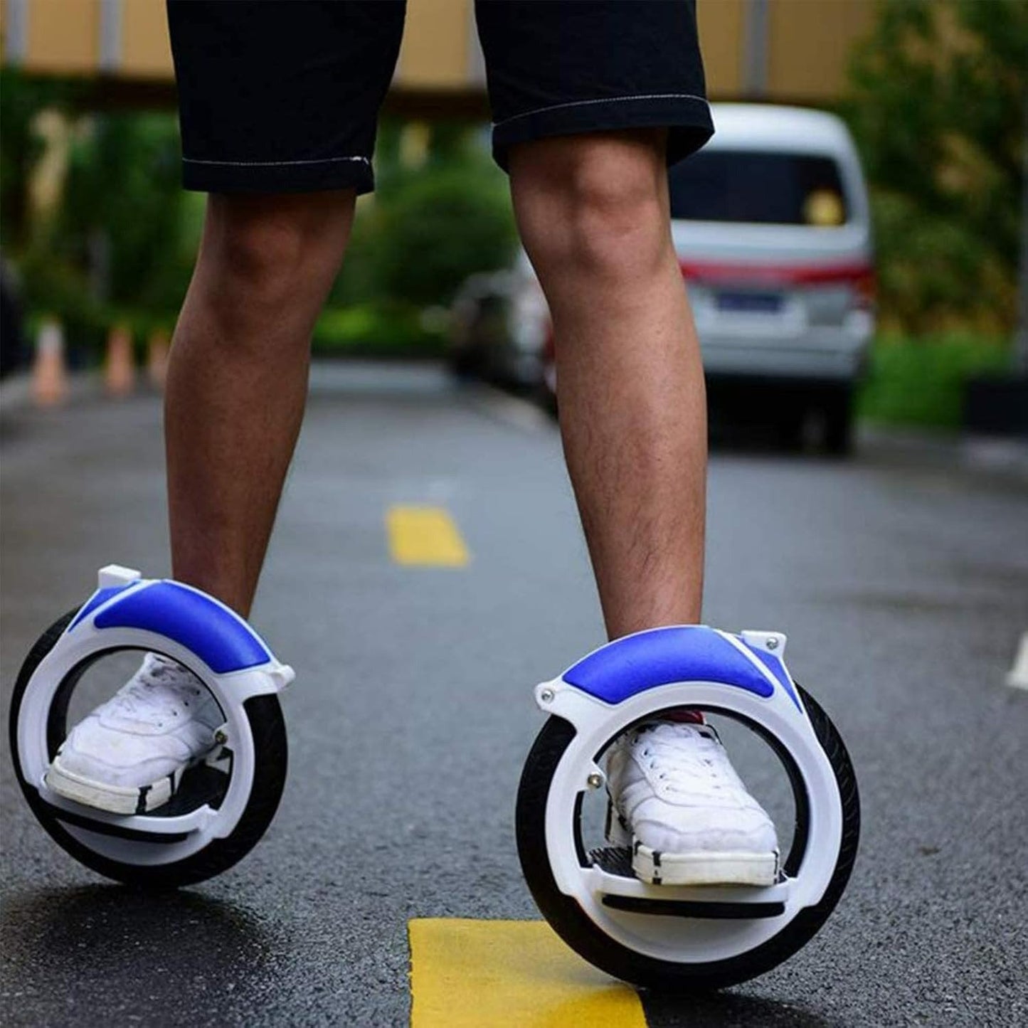 Sports Double Wheel Foot Pedal Skateboard – Non-Electric PU Wheel Roller Skates for Adults, Creative Scooter Gift for Christmas and Halloween