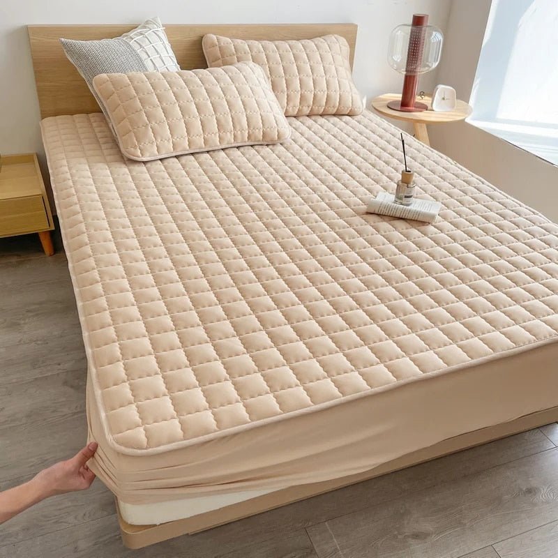 Comfortable Bed Protector with Waterproof Layer and Hypoallergenic Shield - Halri
