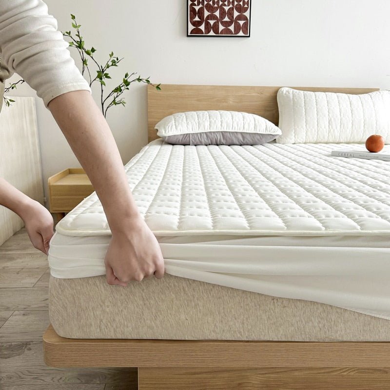 Waterproof Mattress Protector with Allergen Barrier and Liquid Repellent – Soft Breathable Polyester Cover 4