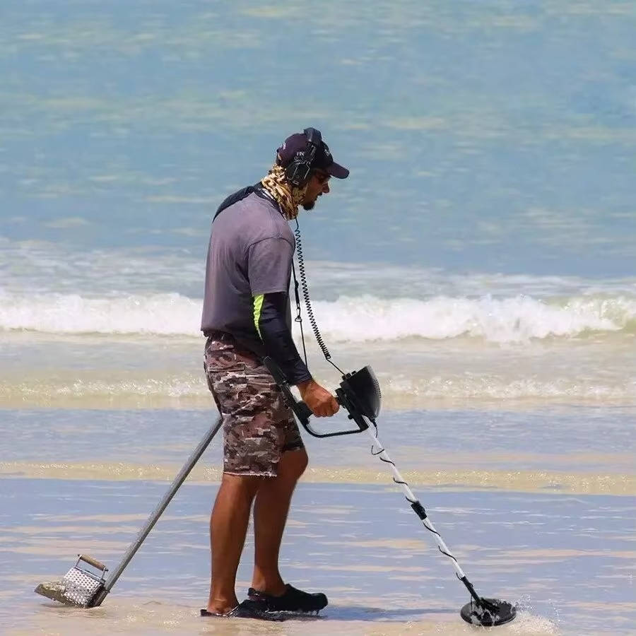 Accurate Gold Metal Detector for Treasure Hunting