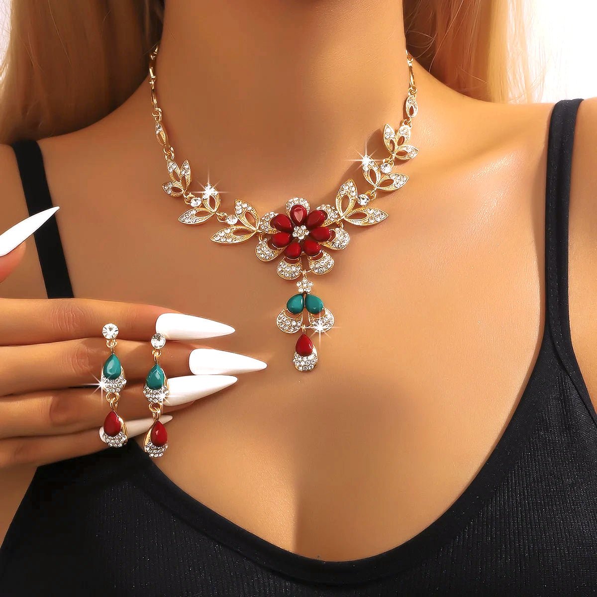 Beautiful Flower Diamond Necklace Set