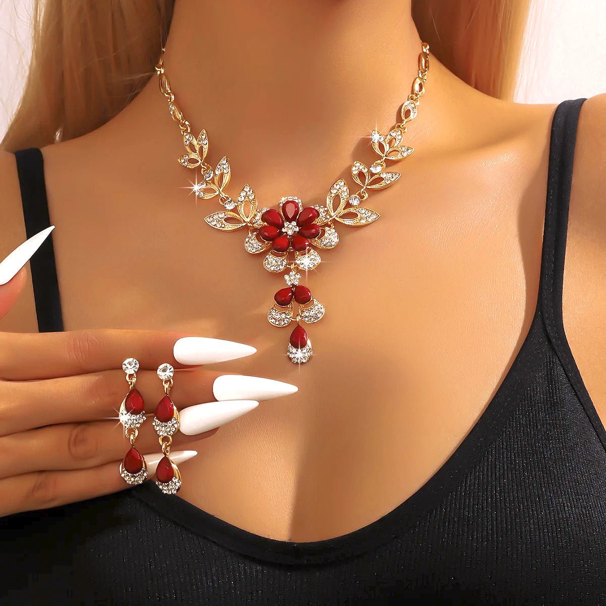 Beautiful Flower Diamond Necklace Set