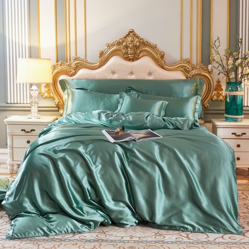 Soft Luxe Bedding Set with Pillowcases and Fitted Sheet