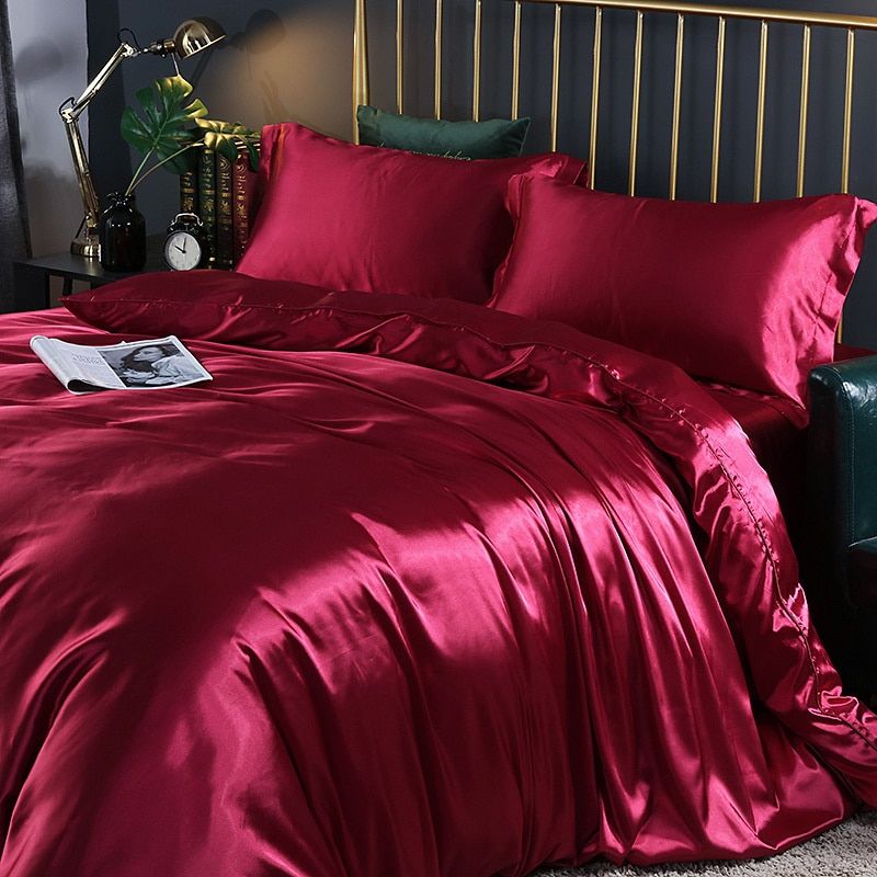 Soft Luxe Bedding Set with Pillowcases and Fitted Sheet