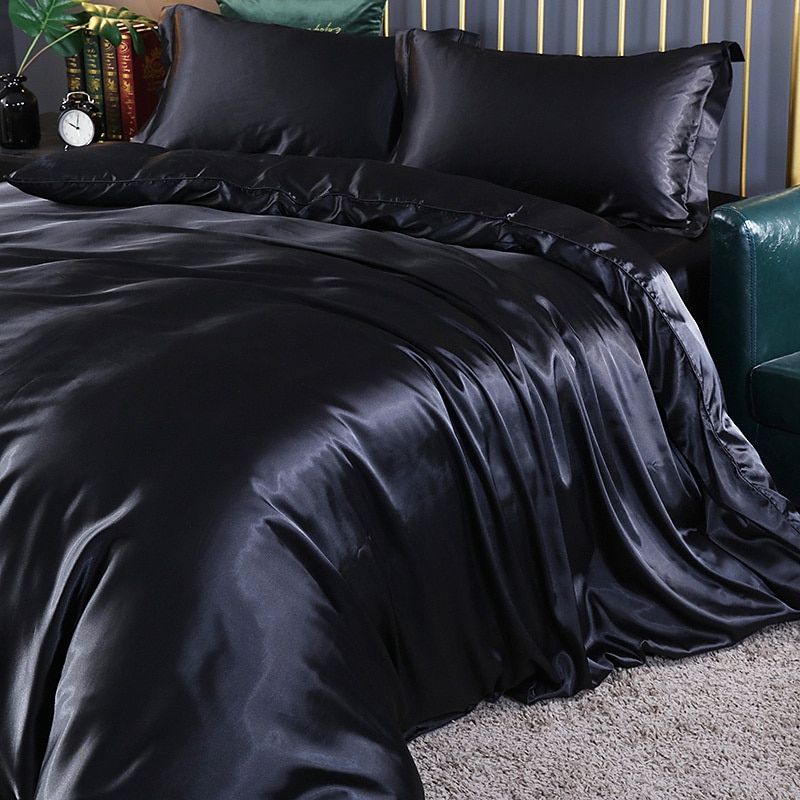 Soft Luxe Bedding Set with Pillowcases and Fitted Sheet