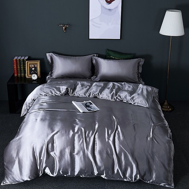 Soft Luxe Bedding Set with Pillowcases and Fitted Sheet