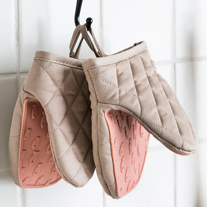 Fun Fish Shaped Oven Mitt Set - Halri