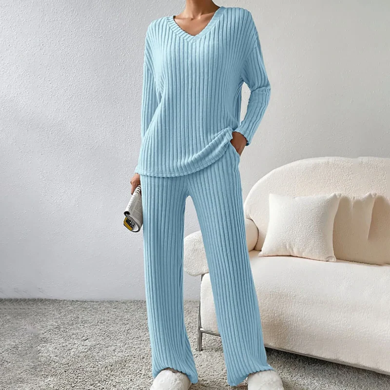 Warm Ladies 2-Piece Winter Outfit