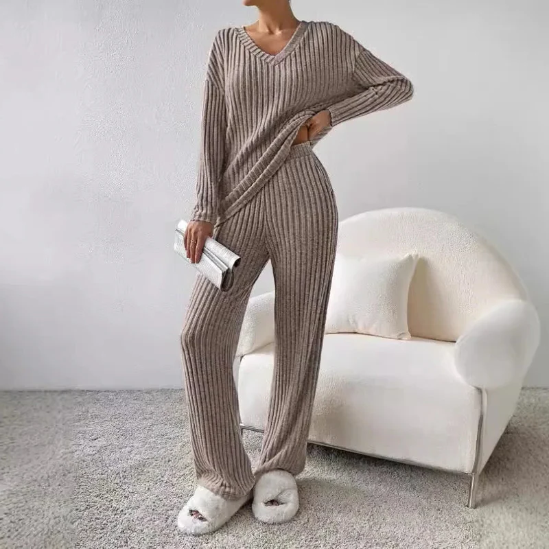 Warm Ladies 2-Piece Winter Outfit