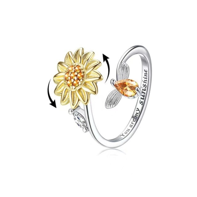 Beautiful Floral Spin Ring - Halri