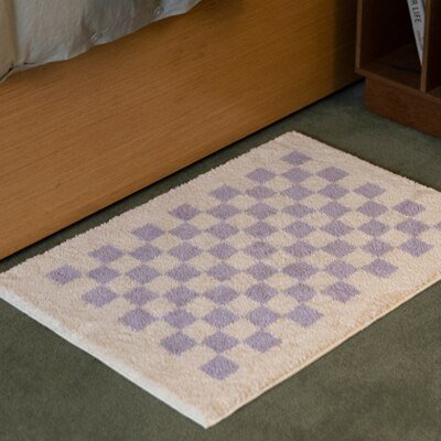 Plush Checkered Bathroom Mat