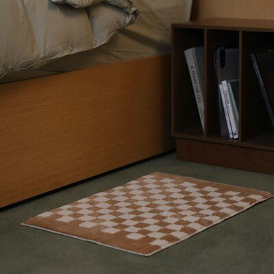 Plush Checkered Bathroom Mat
